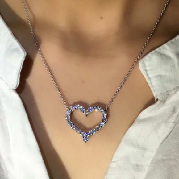 Jewelry - NEW Silver Diamond Heart Pendant Necklace